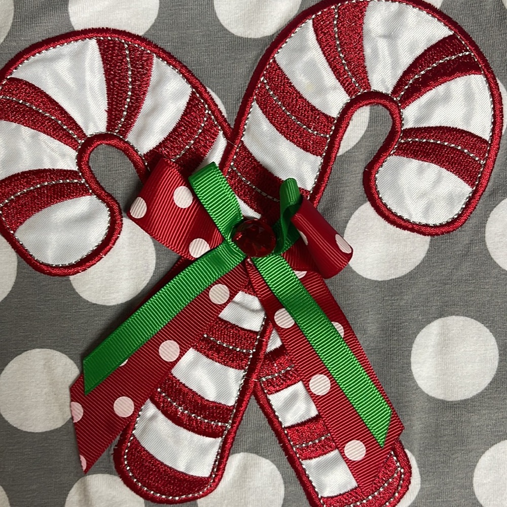 Rare Editions size 5 top. Gray with white polka dots. Candy canes on the front - Picture 6 of 8